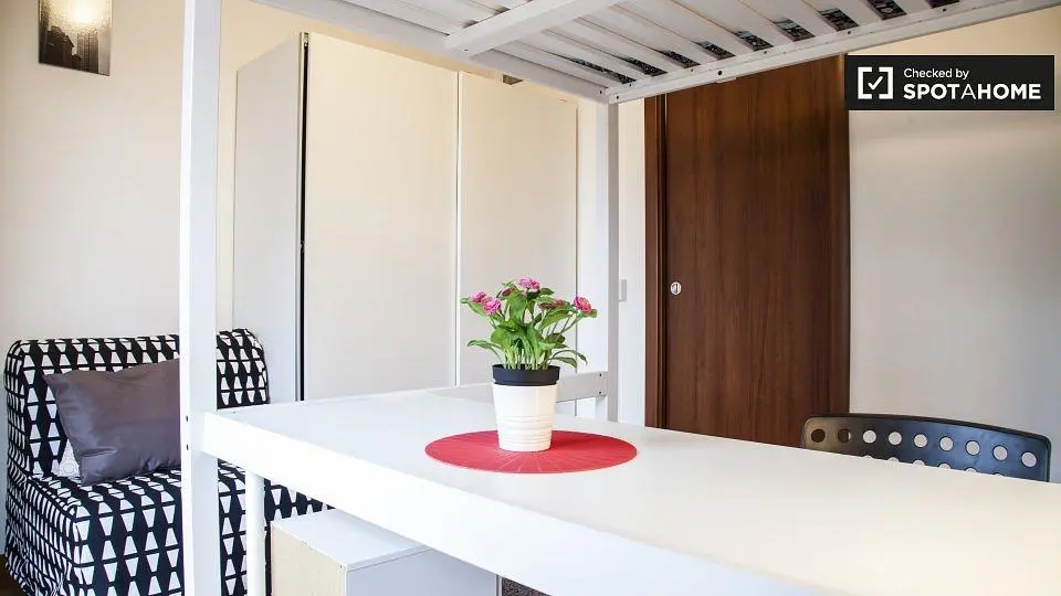 Oturma odası; modern stil, doğal ışık