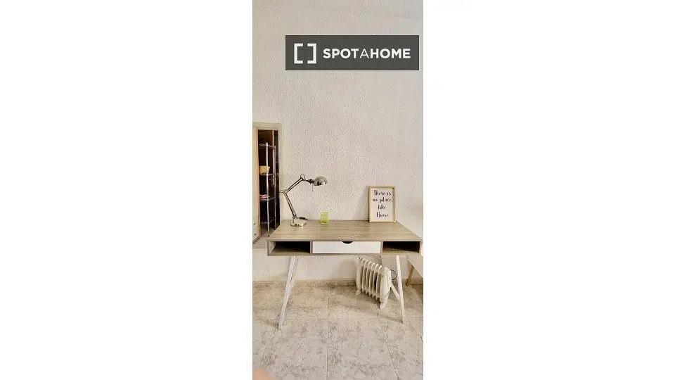 Camera; stile moderno, pavimento in legno