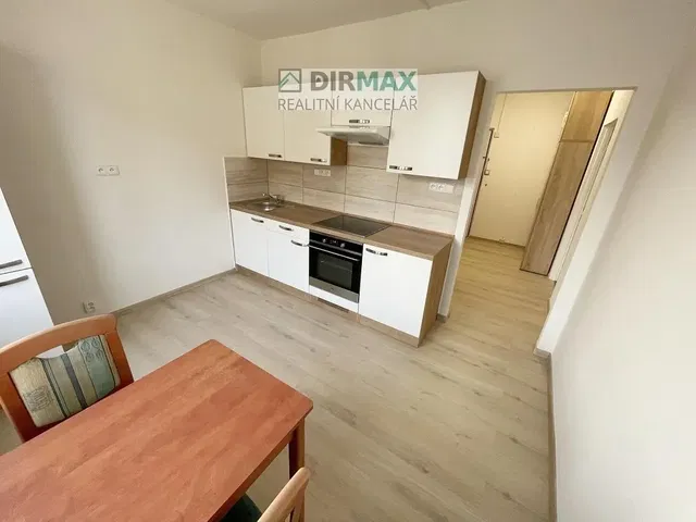 Küche; küchengeräte, fliesenboden, holzboden, renoviert, tageslicht
