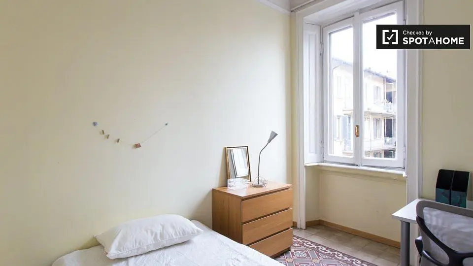 Camera da letto; luce naturale, stile moderno