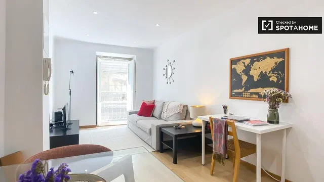 Wohnzimmer; tageslicht, moderner stil, blick