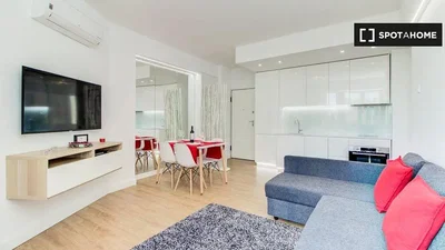 Wohnzimmer; blick, küchengeräte, tageslicht, moderner stil, holzboden