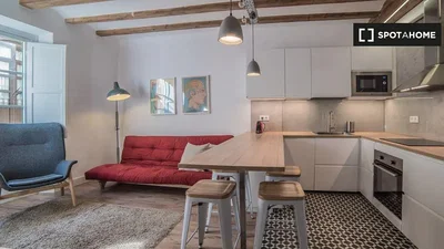 Soggiorno; elettrodomestici, pavimento in legno, stile moderno, luce naturale