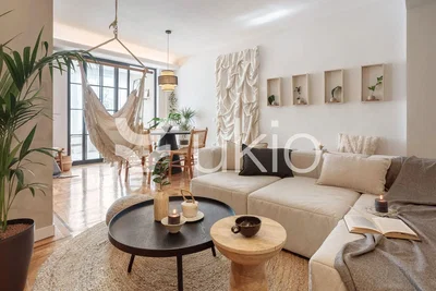 Soggiorno; luce naturale, stile moderno, pavimento in legno