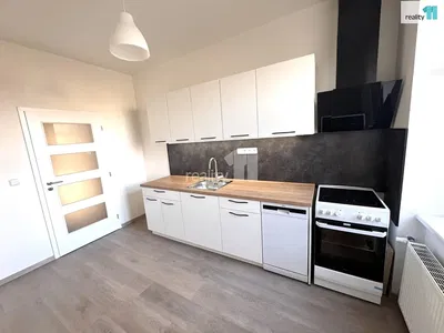 Kuhinja; kuhinjski aparati, prirodno svjetlo