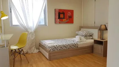 Chambre; lumière naturelle, parquet