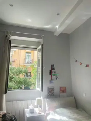 Camera da letto; luce naturale, vista