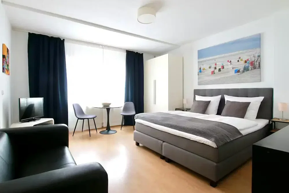 Camera da letto; luce naturale, stile moderno