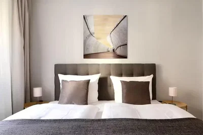 Camera da letto; luce naturale, stile moderno