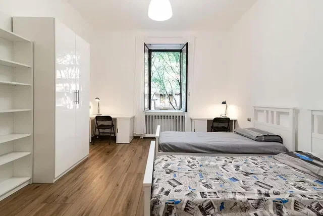Schlafzimmer; tageslicht, holzboden