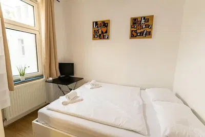 Yatak odası; doğal ışık, modern stil