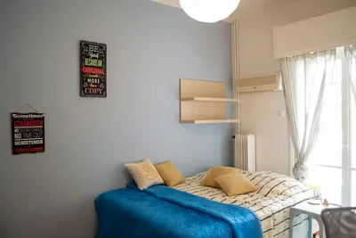 Ložnice; přirozené světlo, moderní styl