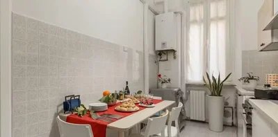 Mutfak; fayans zemin, doğal ışık, modern stil