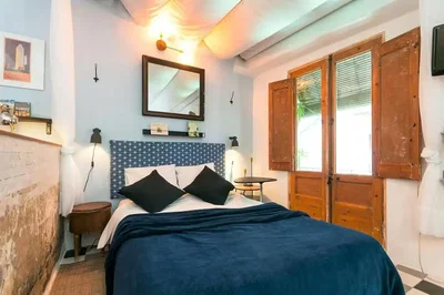 Spavaća soba; prirodno svjetlo, moderni stil