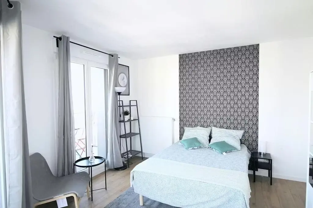 Schlafzimmer; tageslicht, moderner stil