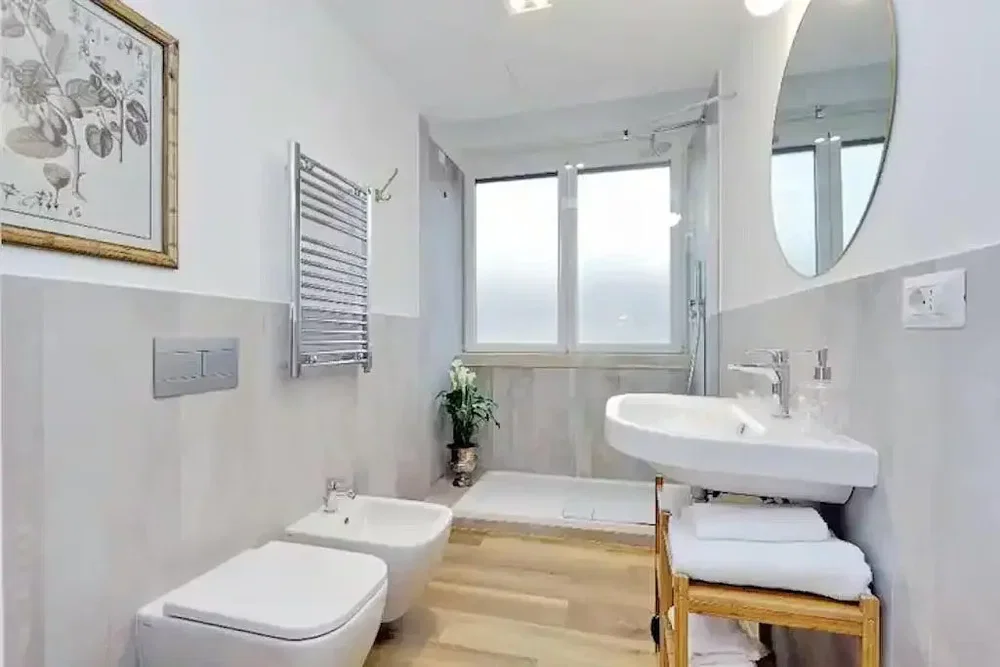 Badezimmer; tageslicht, renoviert