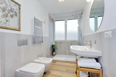 Badezimmer; tageslicht, renoviert