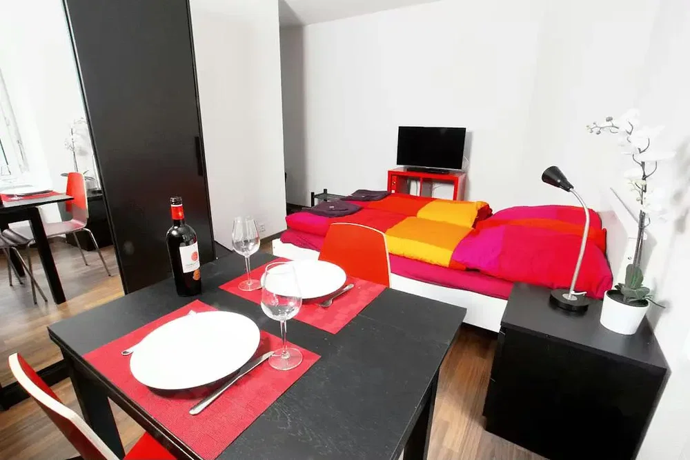 Chambre; style moderne, lumière naturelle