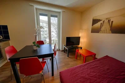 Salon; vue, parquet, lumière naturelle, style moderne