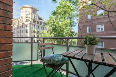 Balcone; vista, luce naturale