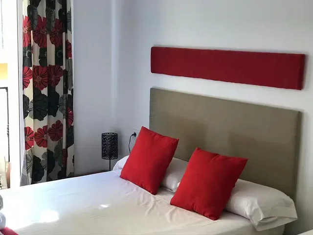 Bedroom; natural light, modern style