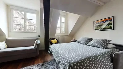 Spavaća soba; prirodno svjetlo, moderni stil