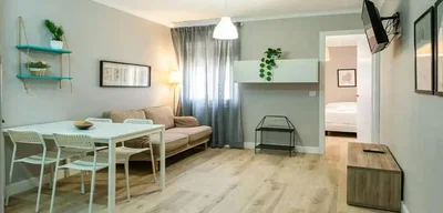 Wohnzimmer; holzboden, tageslicht, moderner stil