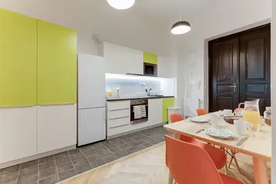Küche; moderner stil, fliesenboden, tageslicht