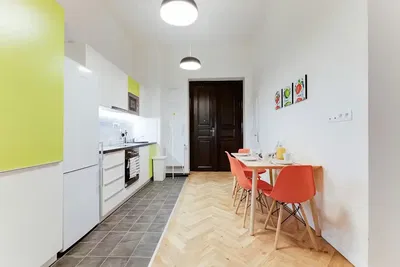 Küche; fliesenboden, holzboden, tageslicht, moderner stil