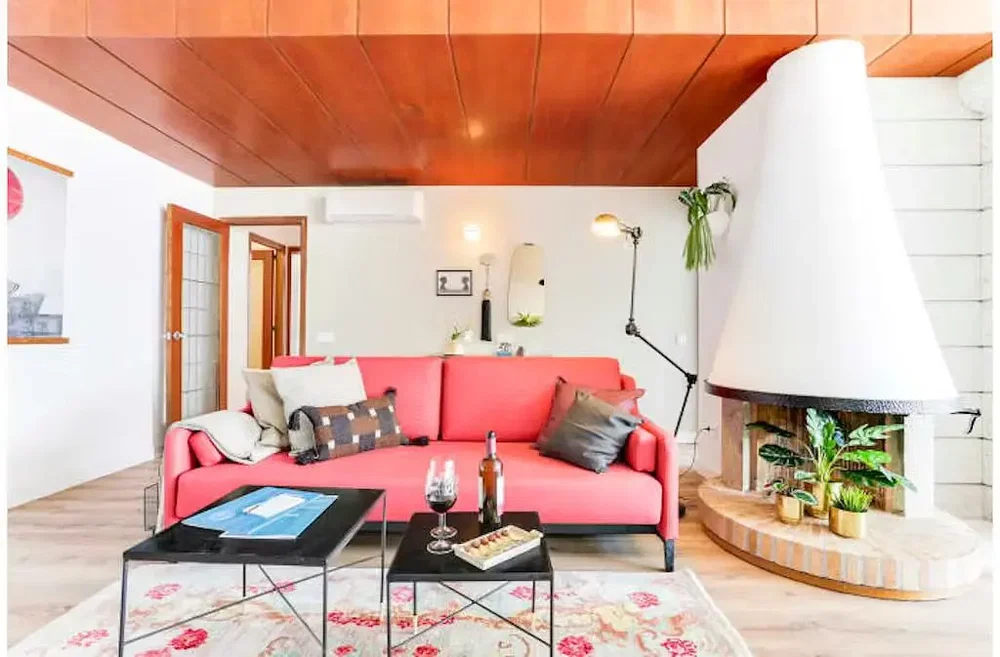 Wohnzimmer; kamin, tageslicht