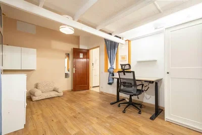 Sonstiges; holzboden, tageslicht