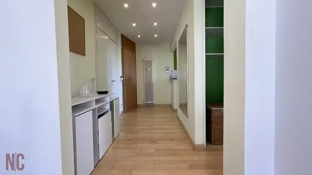 Cuisine; parquet, lumière naturelle