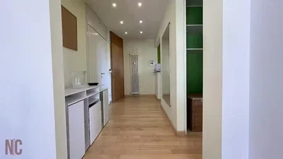 Cuisine; parquet, lumière naturelle