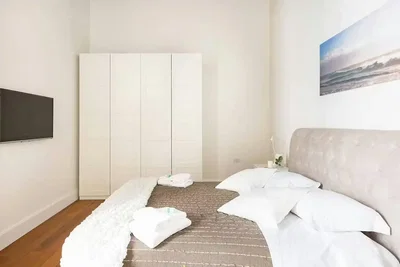 Yatak odası; doğal ışık, modern stil