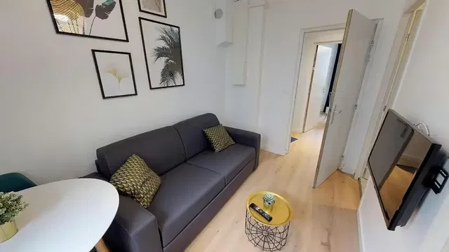 Living room; modern style, wood floor, natural light