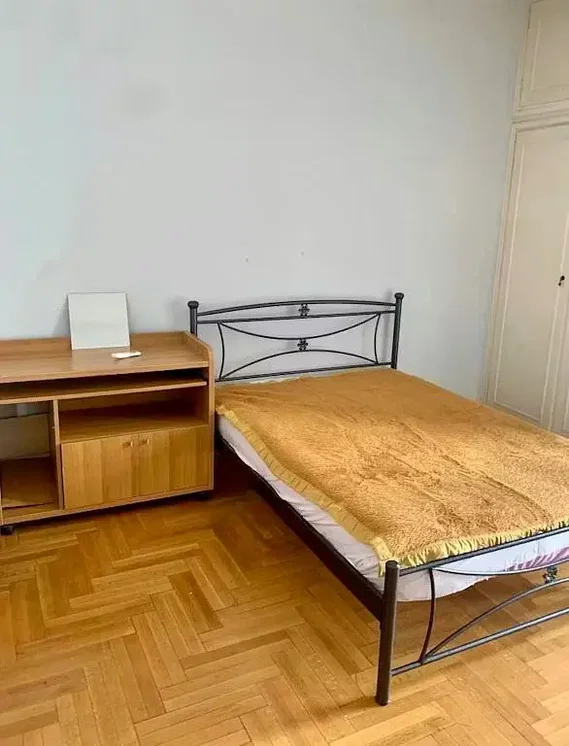 Chambre; parquet, lumière naturelle