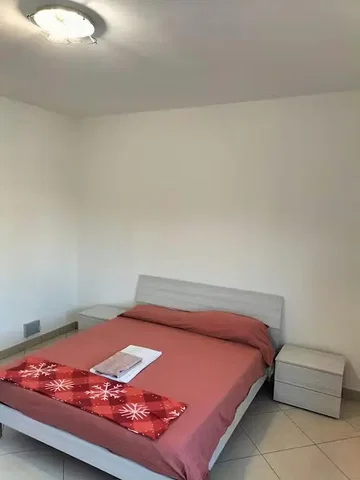 Schlafzimmer; tageslicht, fliesenboden