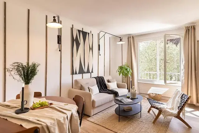 Salon; lumière naturelle, style moderne, parquet