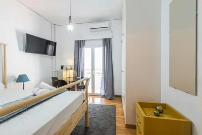 Chambre; lumière naturelle, parquet