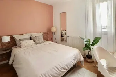 Yatak odası; doğal ışık, modern stil