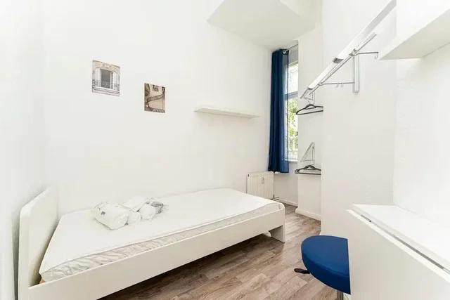 Chambre; parquet, lumière naturelle