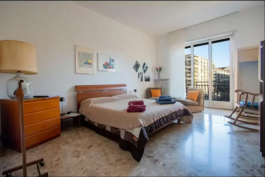 Chambre; lumière naturelle, vue