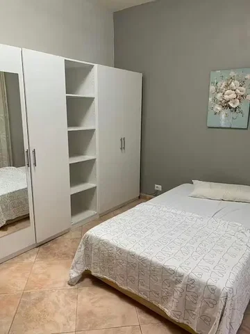 Schlafzimmer; fliesenboden