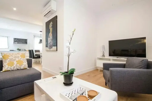Wohnzimmer; tageslicht, moderner stil