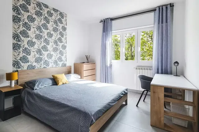 Camera da letto; luce naturale, stile moderno