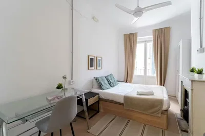 Schlafzimmer; tageslicht, kamin