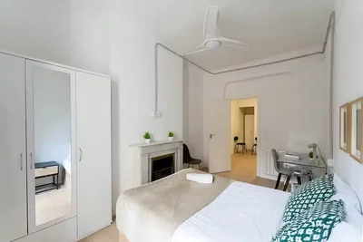 Schlafzimmer; kamin, tageslicht