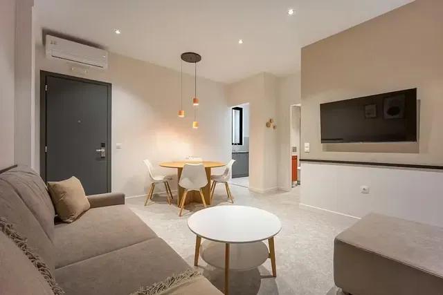 Wohnzimmer; moderner stil, tageslicht, fliesenboden