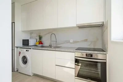 Küche; küchengeräte, tageslicht, moderner stil, renoviert