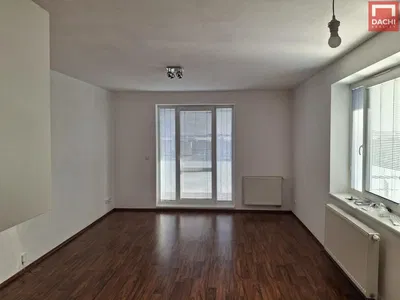 Wohnzimmer; holzboden, tageslicht